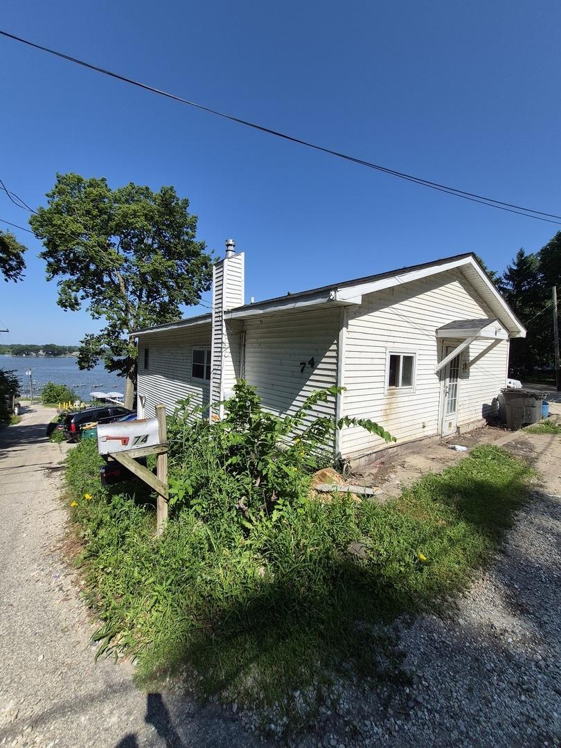 74 Cathryn St., Fox Lake, IL 60020