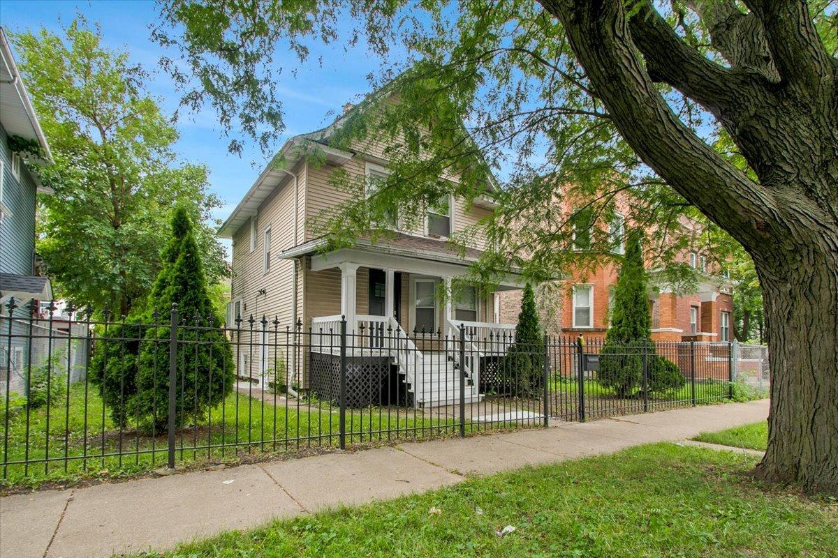 5465 W Cortez St., Chicago, IL 60651