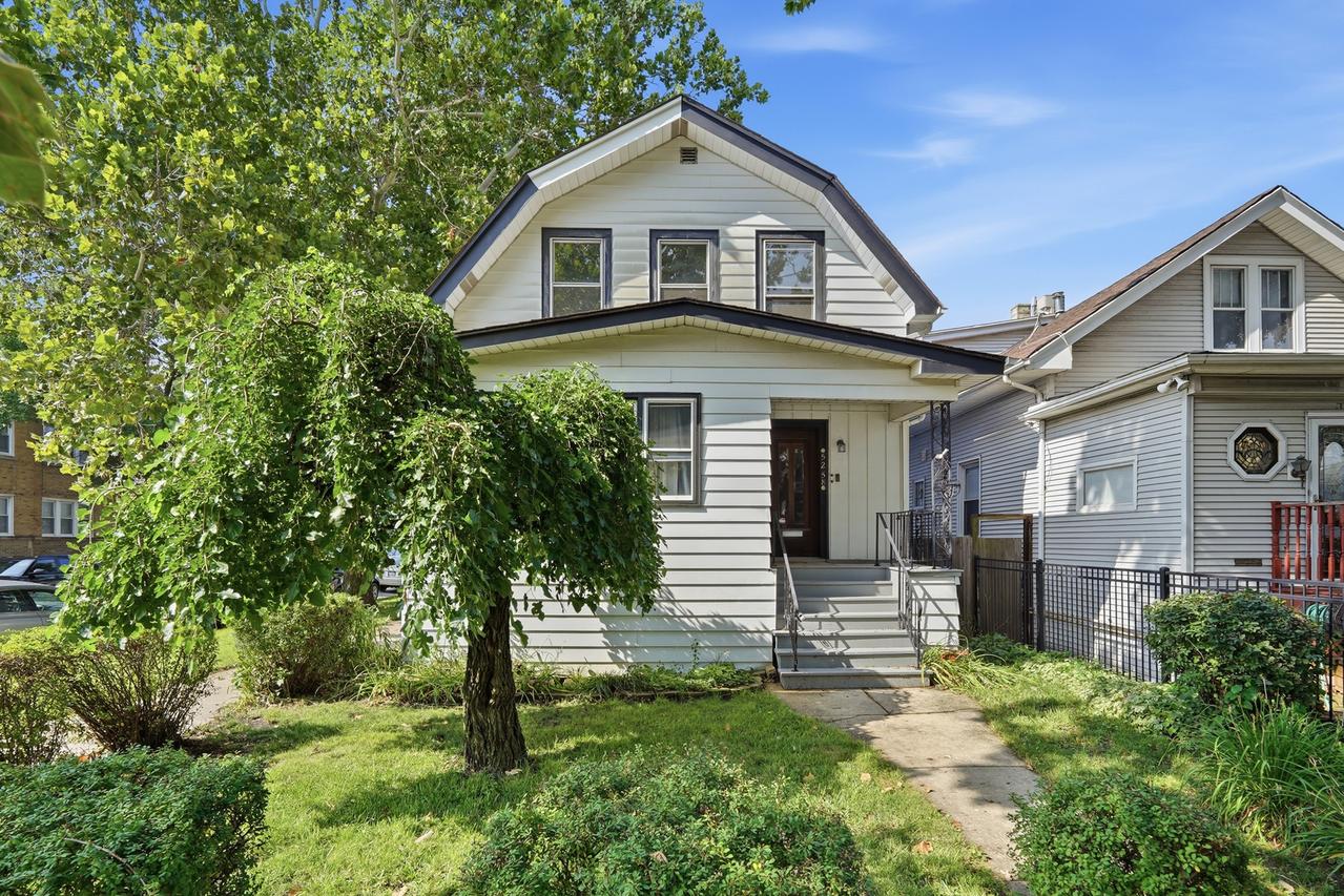 5258 W Dakin Ave., Chicago, IL 60641