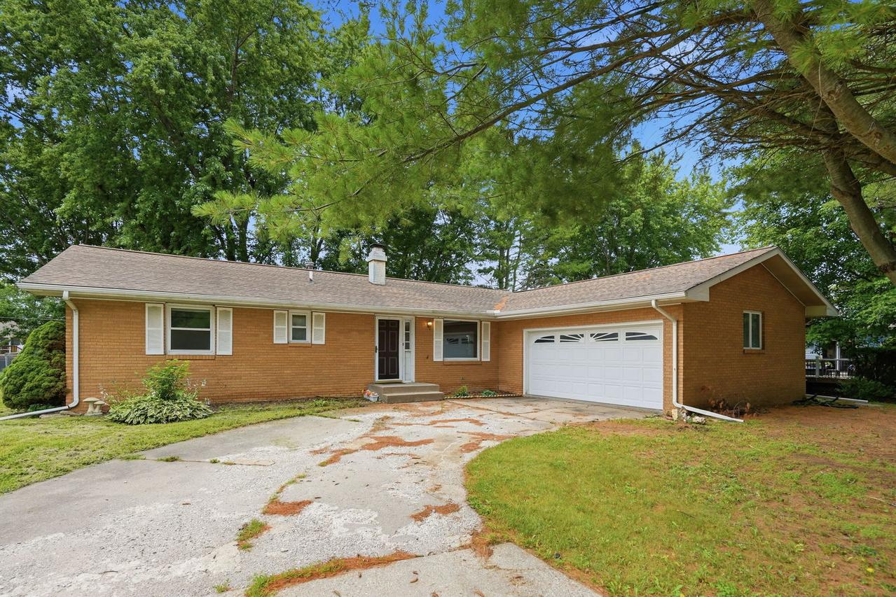 109 N 3rd St., Colona, IL 61241