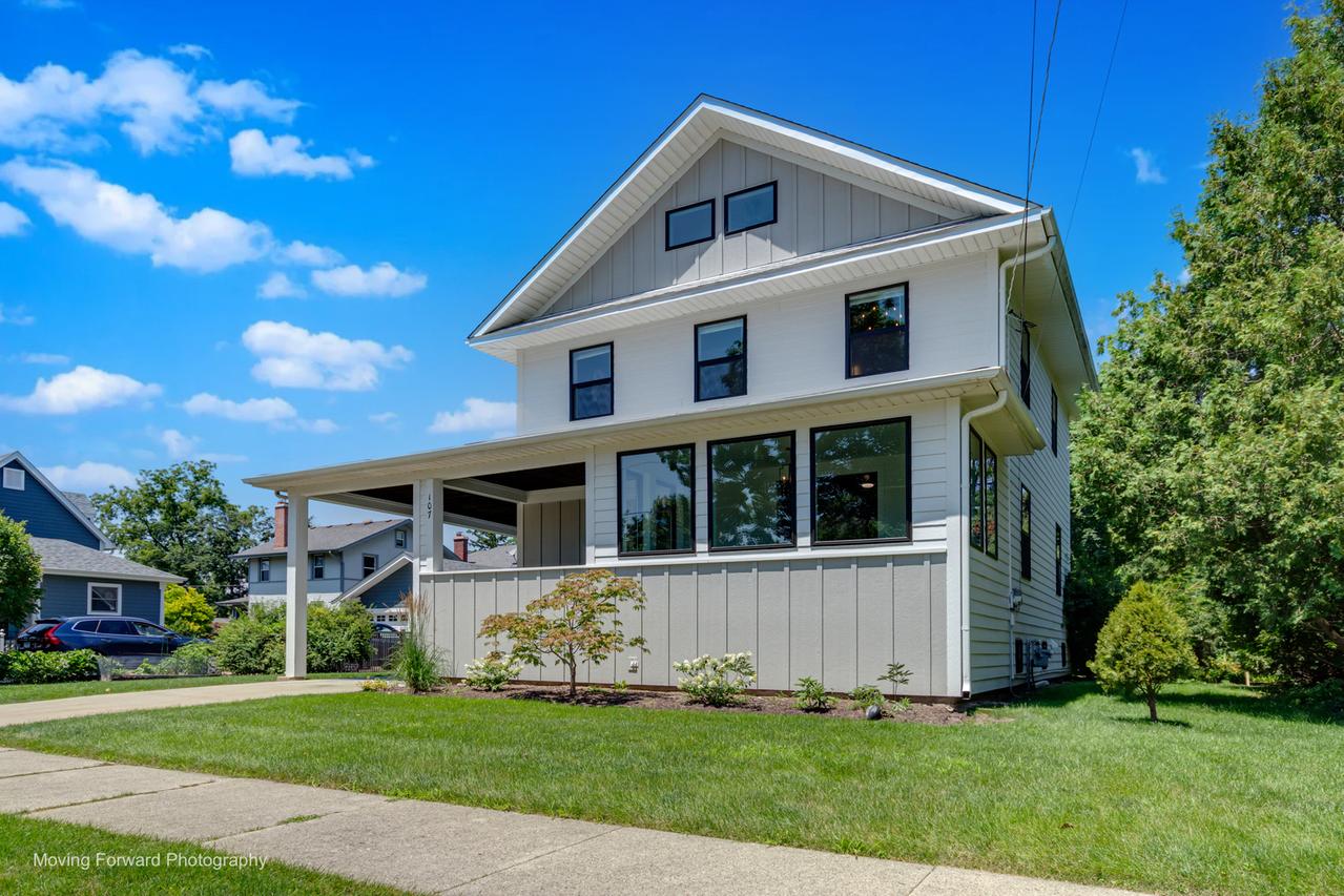 107 E Jefferson Ave., Wheaton, IL 60187