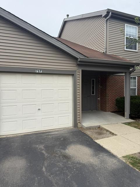 707 E Whispering Oaks Dr., Palatine, IL 60074