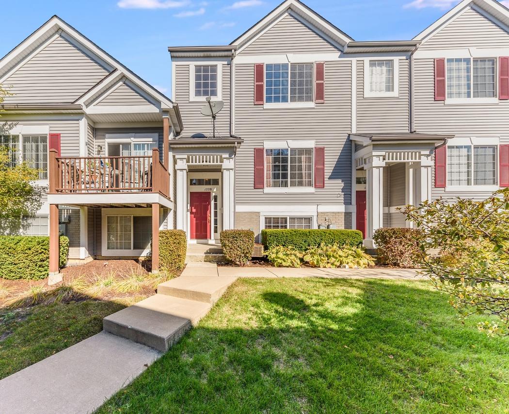 122 Enclave Cir. #B, Bolingbrook, IL 60440
