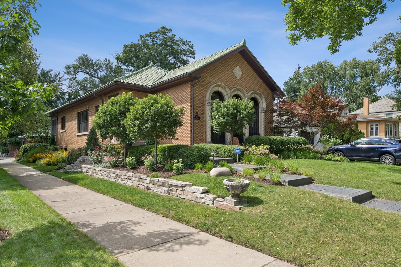 1101 Rossell Ave., Oak Park, IL 60302