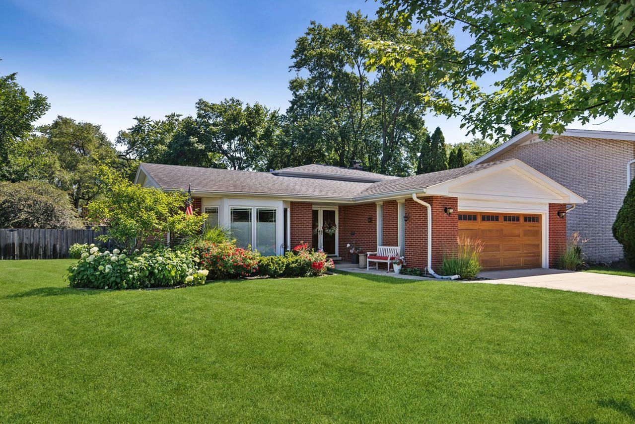 6833 N Concord Ln., Niles, IL 60714
