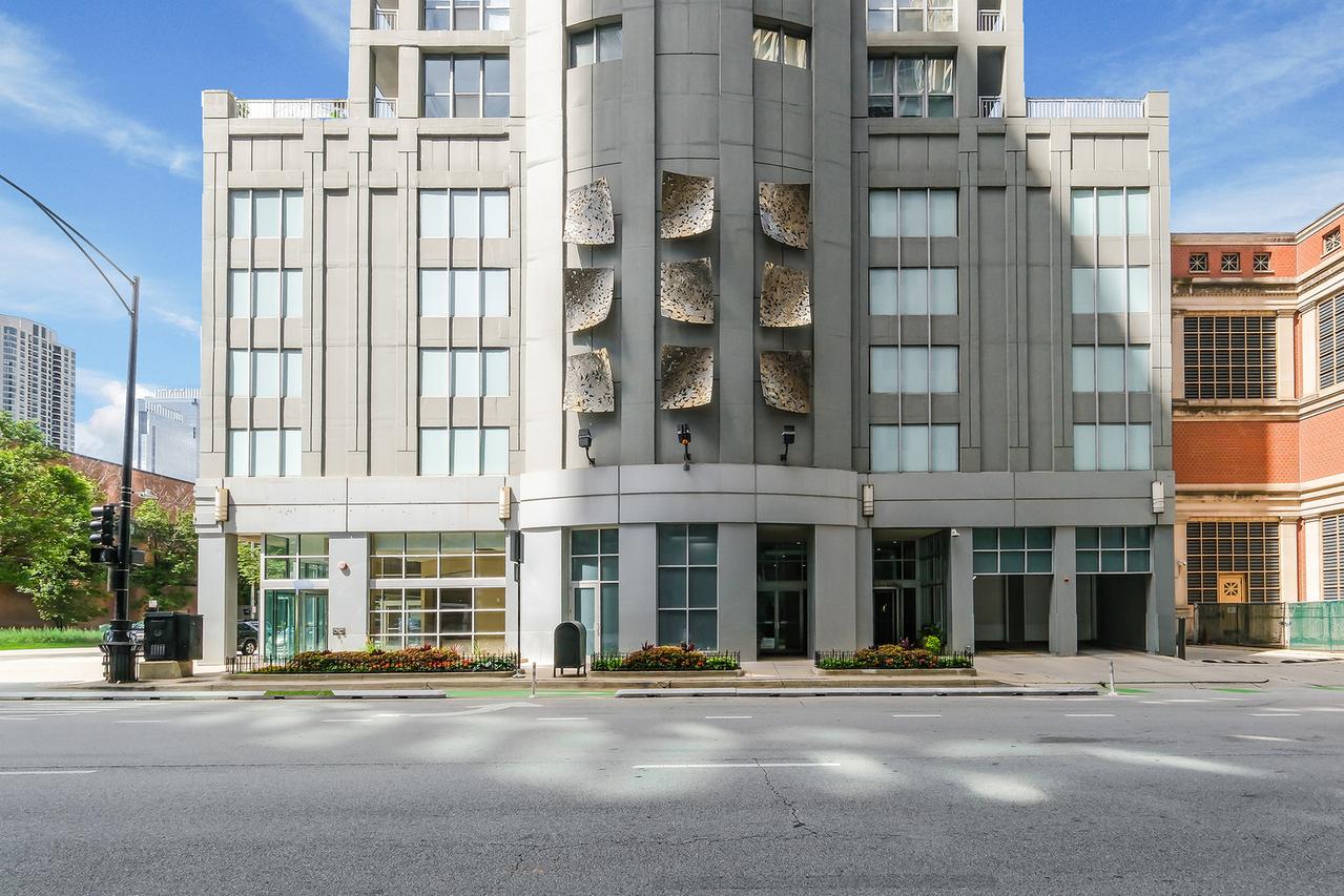 600 N Dearborn St. #1501, Chicago, IL 60654