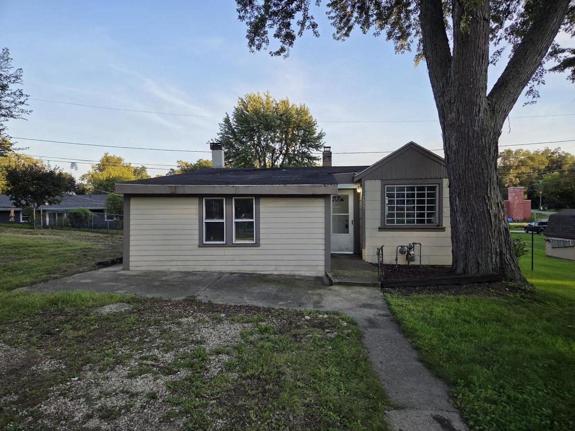 7301 Chippewa Dr., Wonder Lake, IL 60097