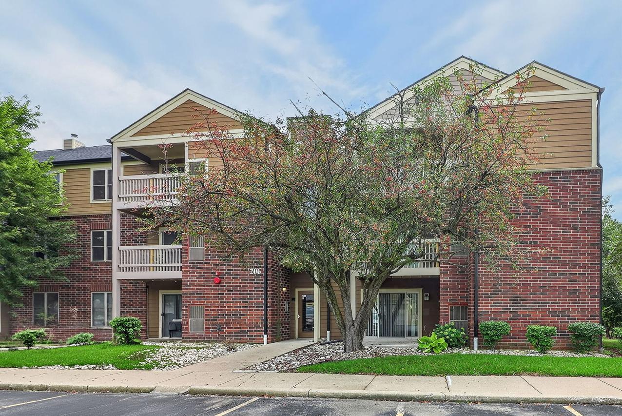 206 Glengarry Dr. #208, Bloomingdale, IL 60108
