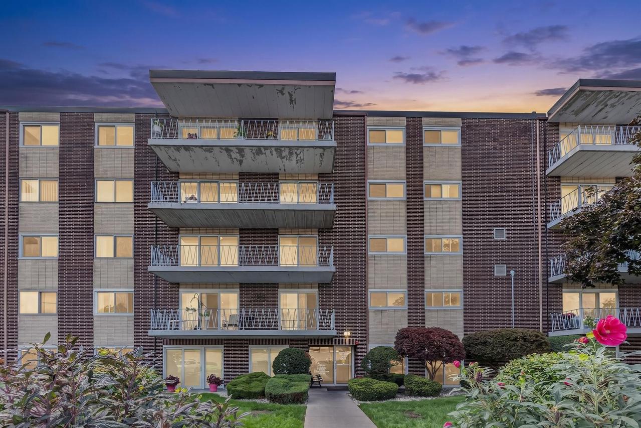 2900 Maple Ave. #19E, Downers Grove, IL 60515