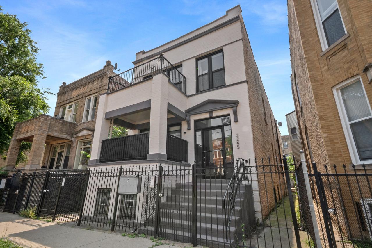 3245 W Division St., Chicago, IL 60651