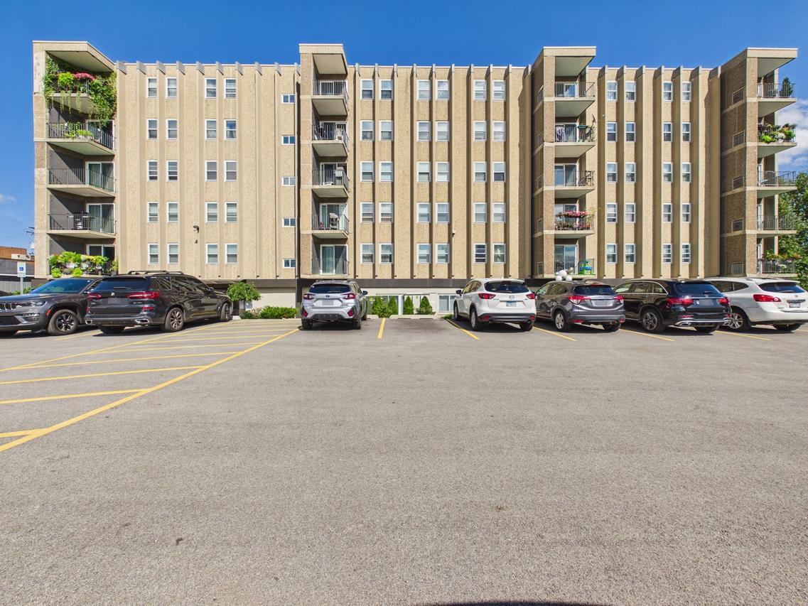 9514 W Lawrence Ave. #2406, Schiller Park, IL 60176