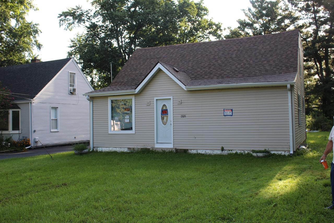 15251 Kilbourne Ave., Midlothian, IL 60445