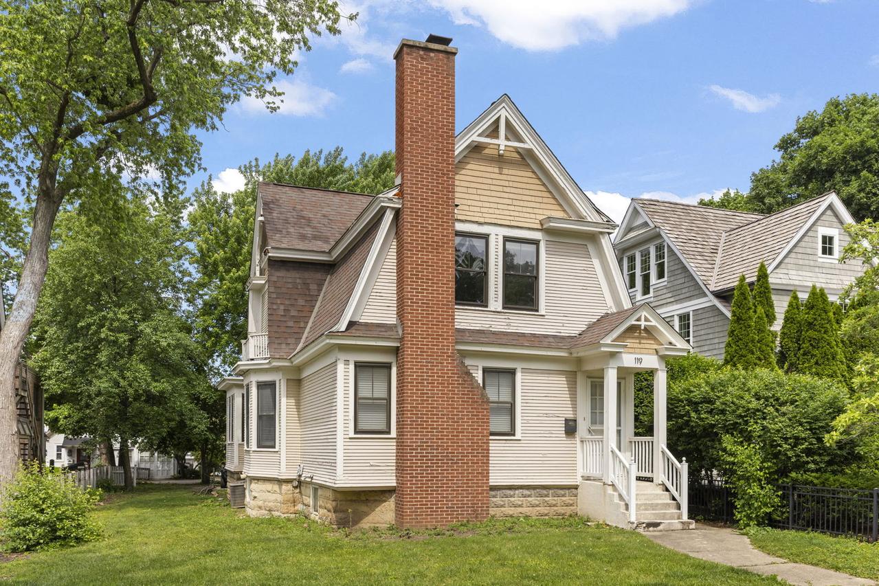 119 S Ellsworth St., Naperville, IL 60540