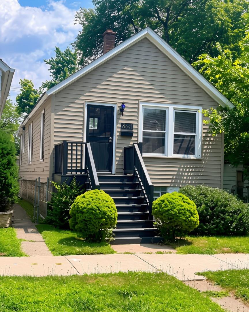 8041 S Woodlawn Ave., Chicago, IL 60619