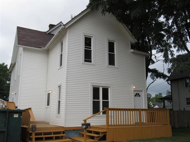 1413 11th St., Rockford, IL 61108