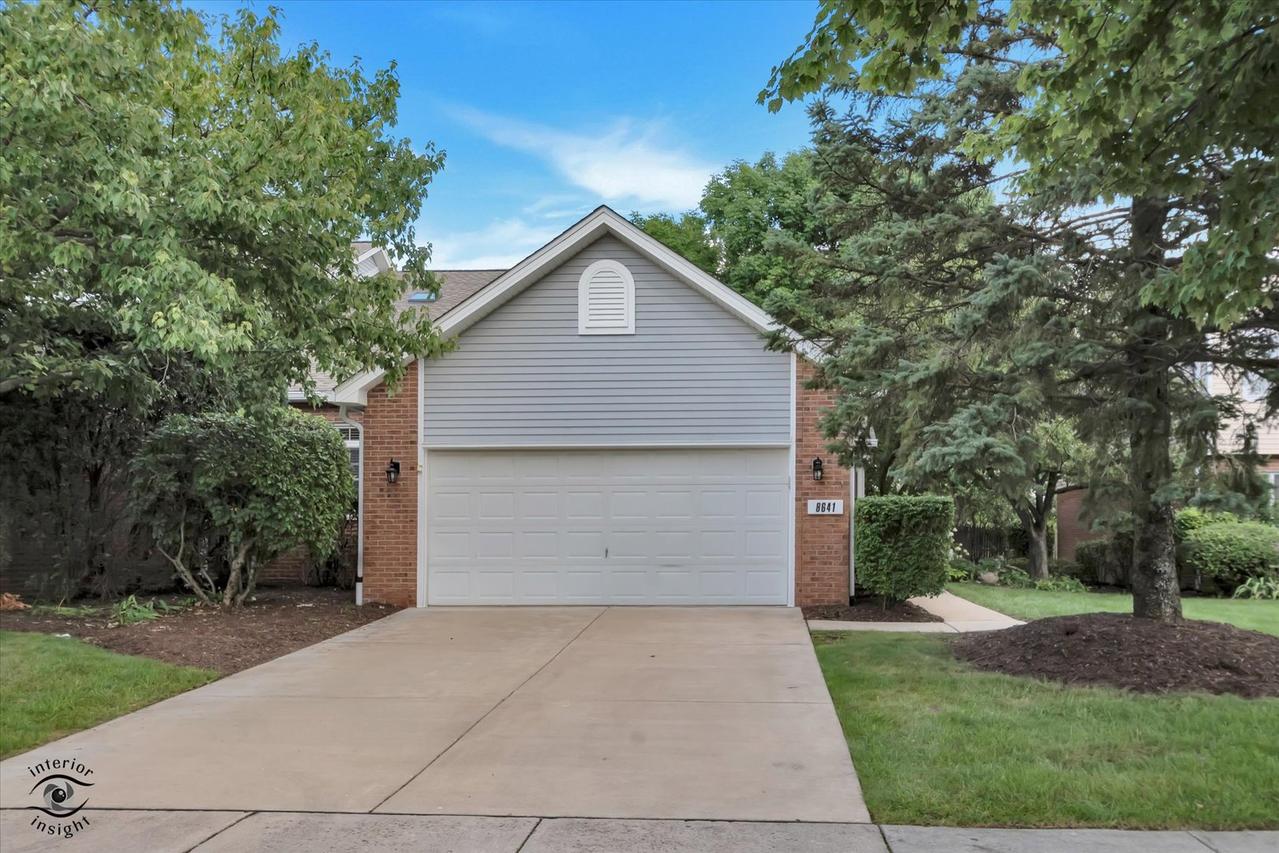 8641 Pearson Dr., Darien, IL 60561