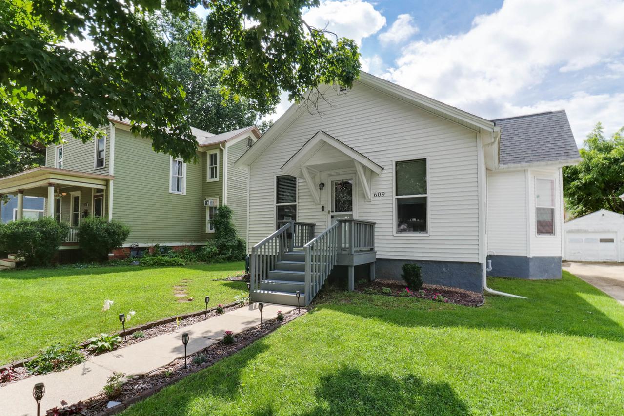 609 E Market St., Bloomington, IL 61701