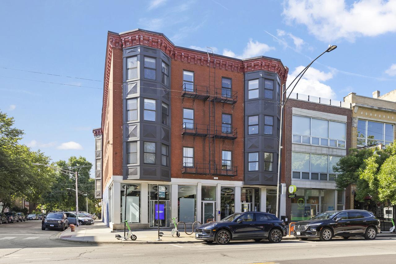 1737 W Division St. #203, Chicago, IL 60622