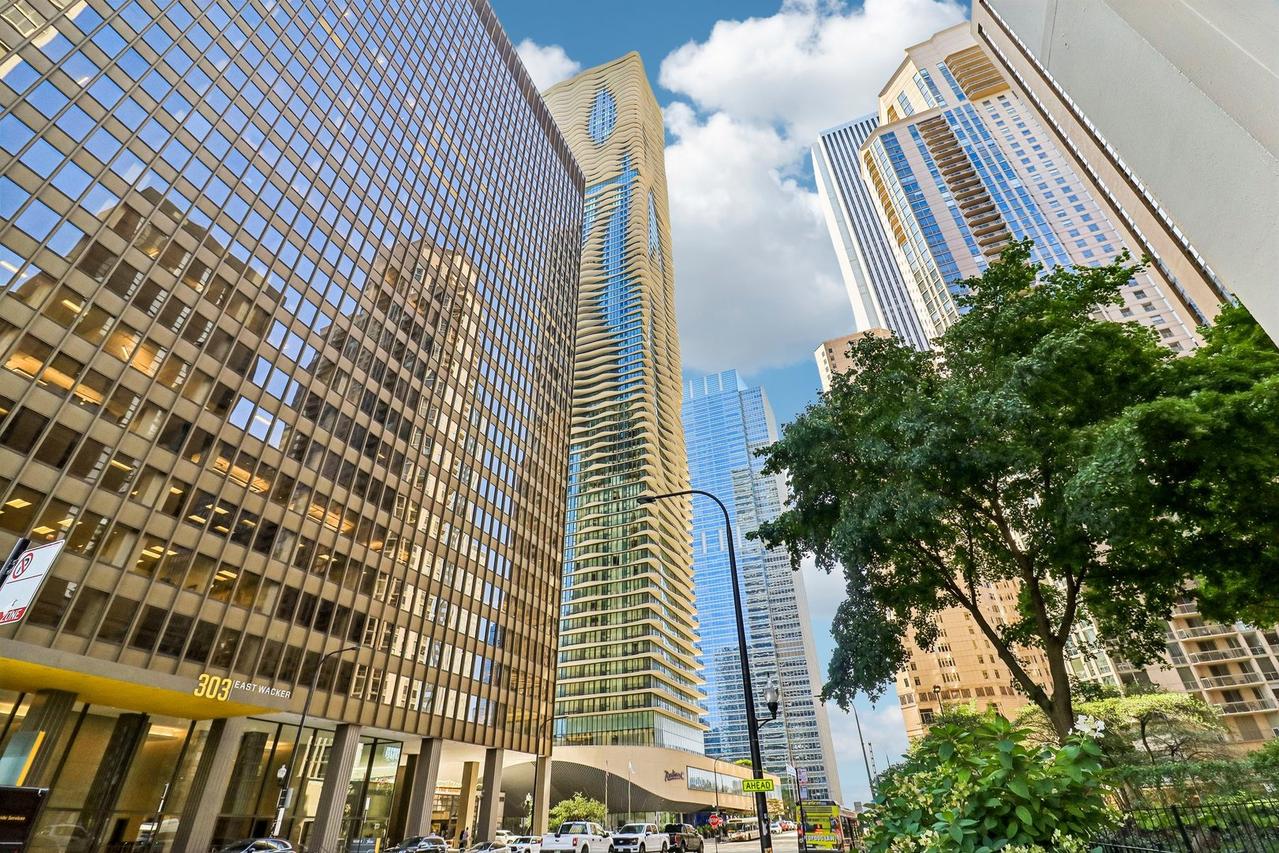 225 N Columbus Dr. #6103, Chicago, IL 60601
