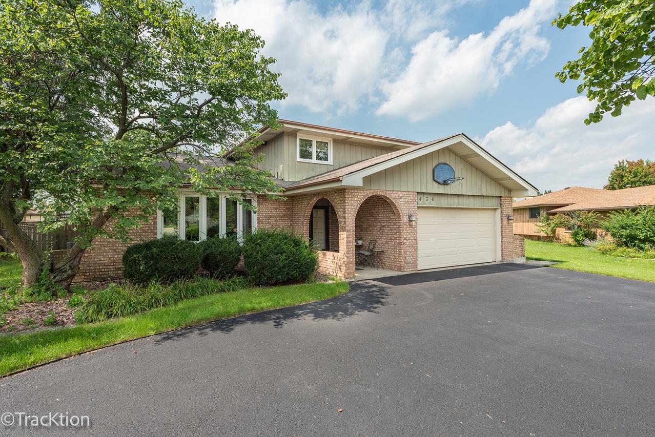 9S434 Allison Ct., Willowbrook, IL 60527