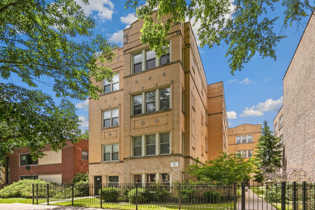 4104 N Mozart St. #2W, Chicago, IL 60618