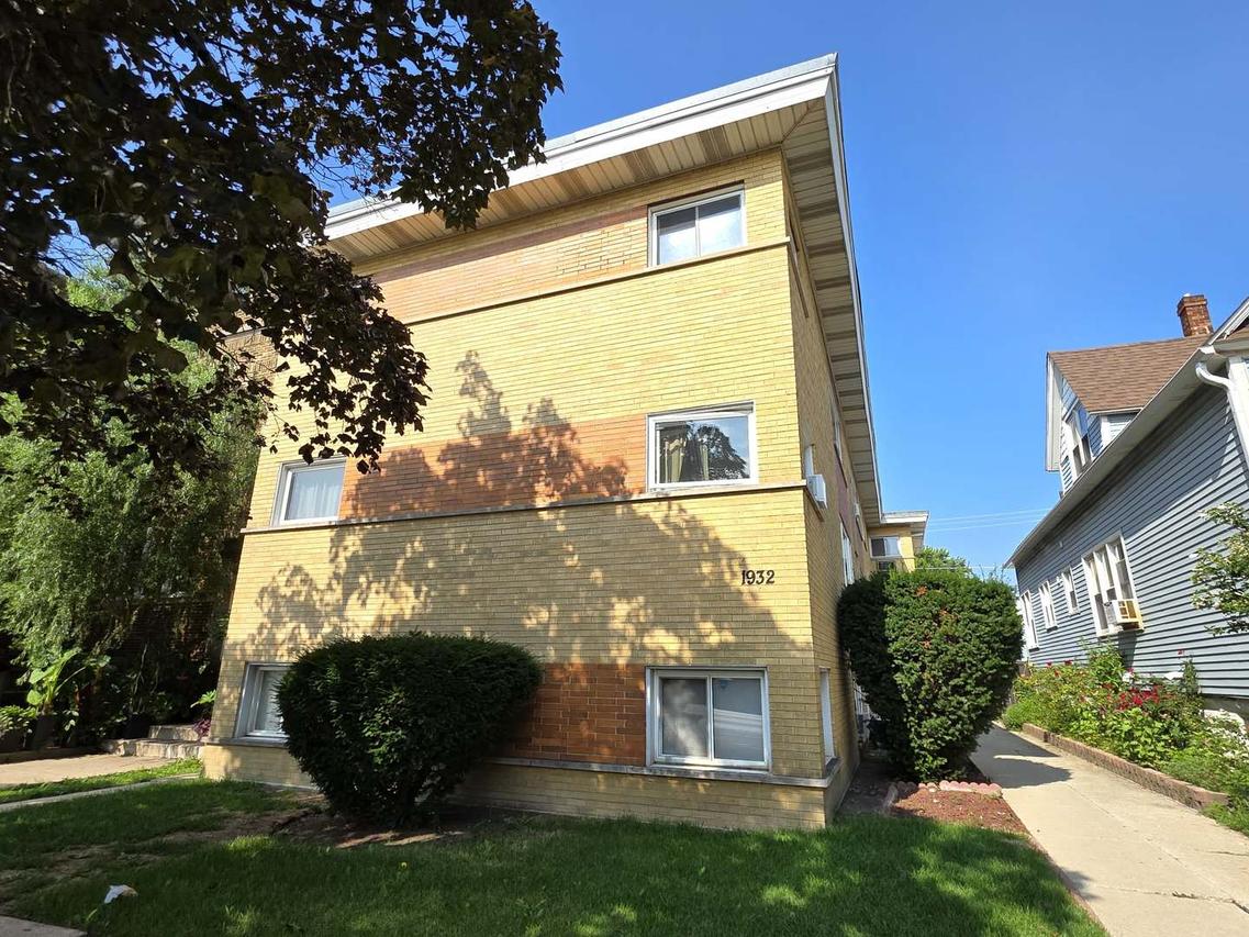 1932 S Central Ave. #9, Cicero, IL 60804