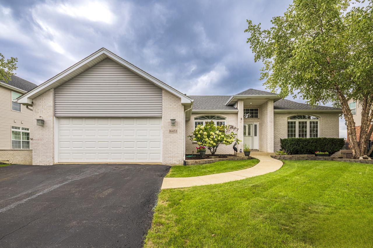 16453 Lakeside Dr., Lockport, IL 60441