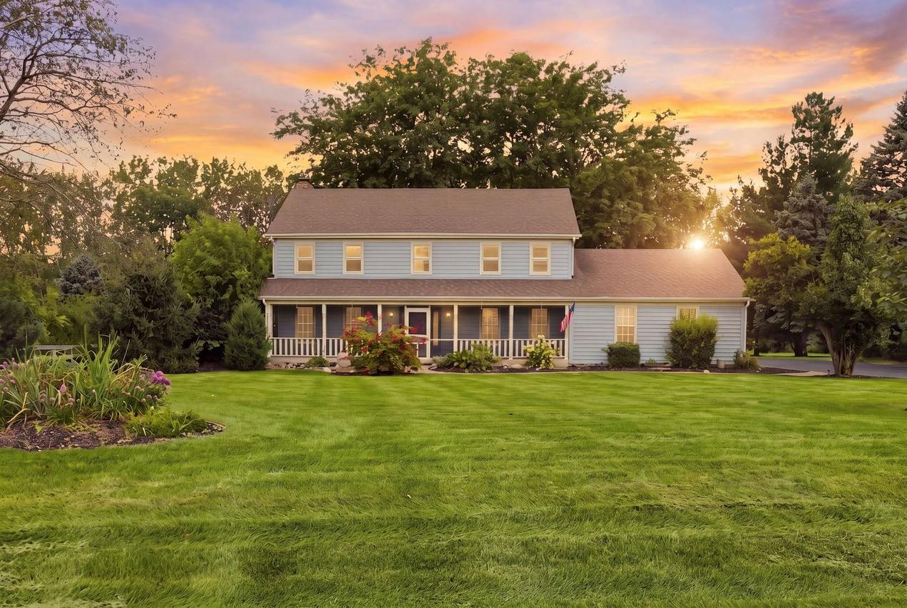 7N660 Cloverfield Cir., St. Charles, IL 60175