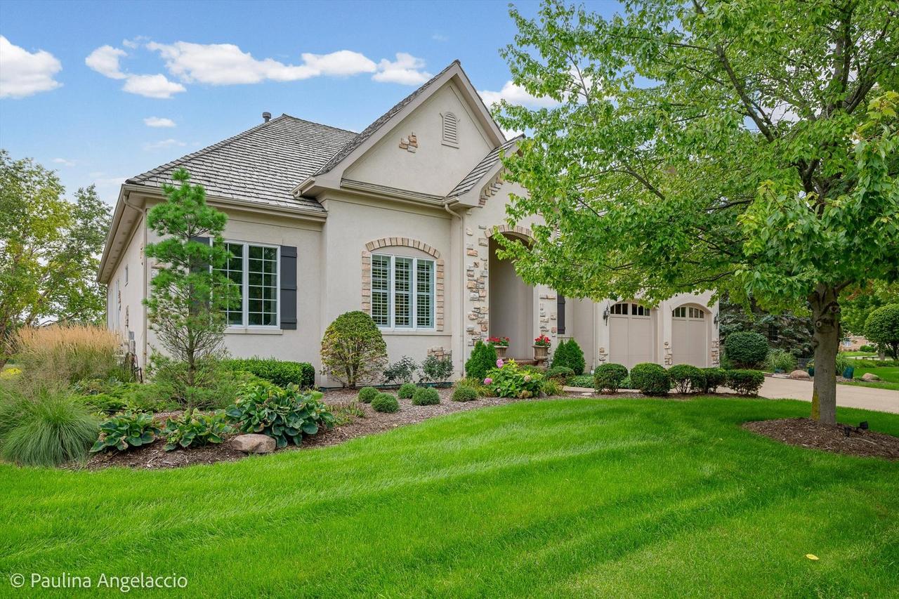 1013 Ridgeview Dr., Inverness, IL 60010
