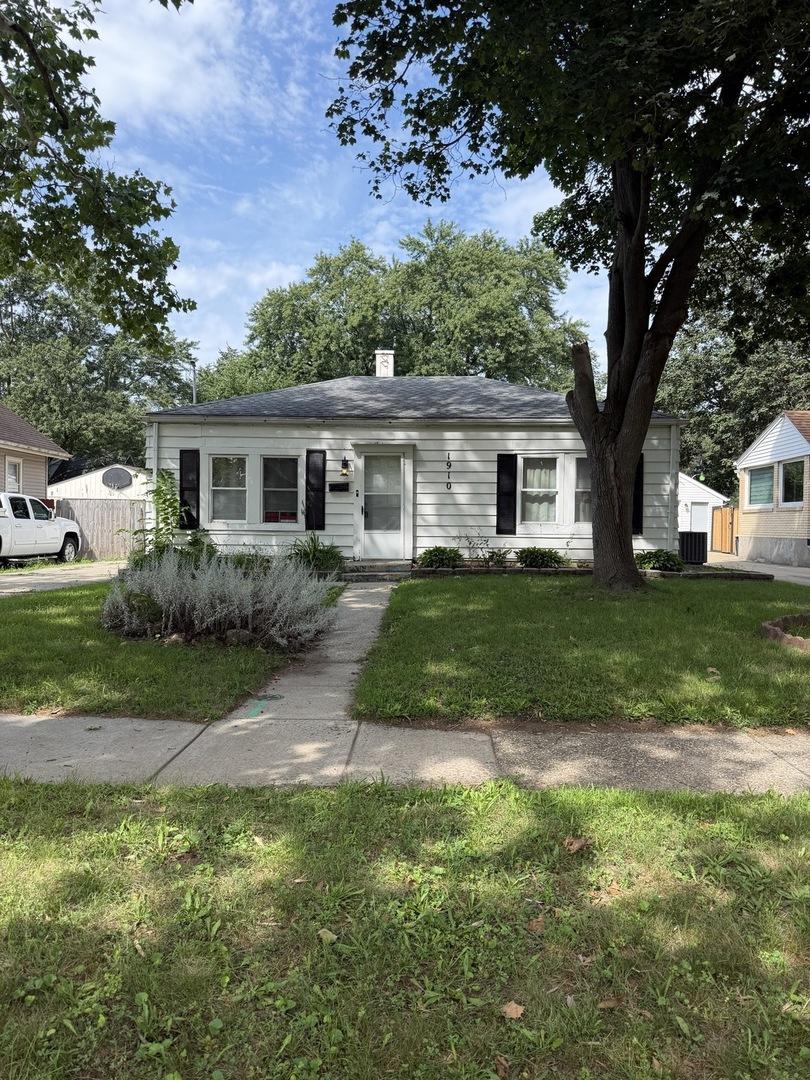 1910 Carney Ave., Rockford, IL 61103