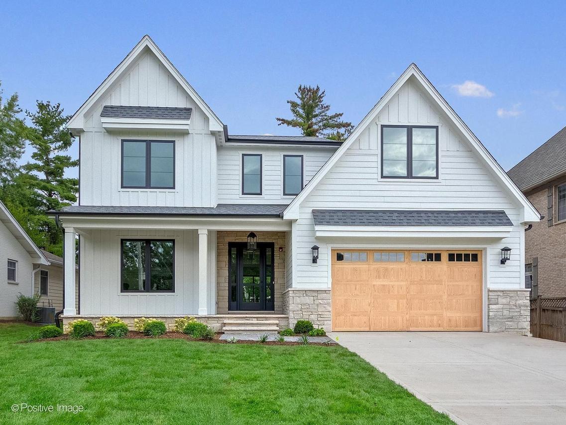 434 Traube Ave., Clarendon Hills, IL 60514