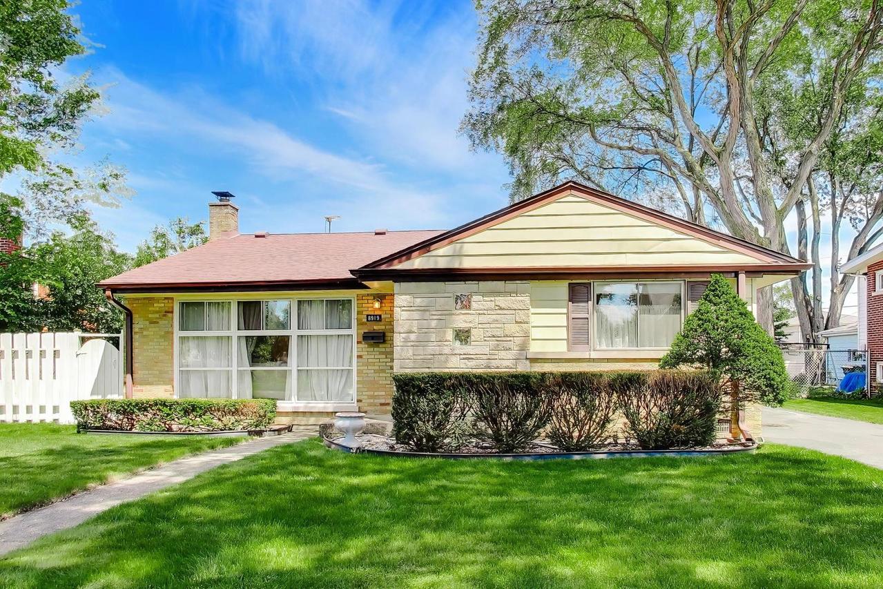 8919 Olcott Ave., Morton Grove, IL 60053