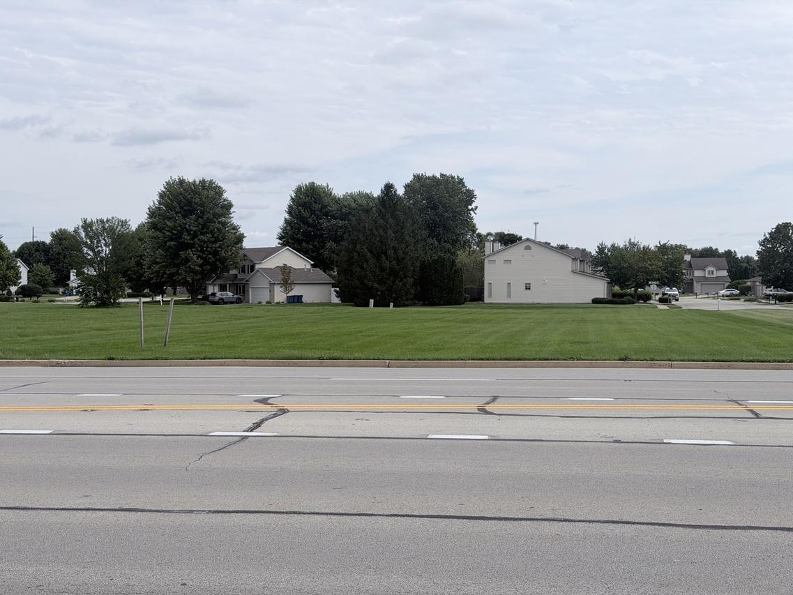 1252 N Convent St., Bourbonnais, IL 60914
