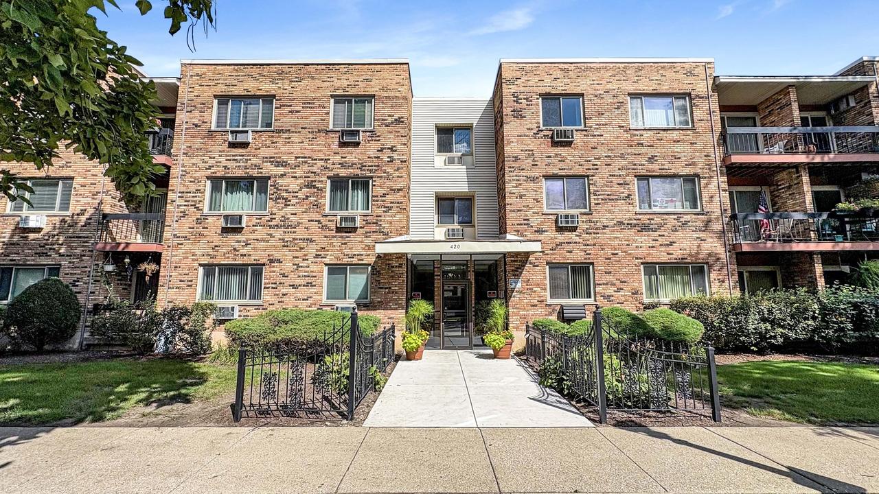 420 Home Ave. #306N, Oak Park, IL 60302