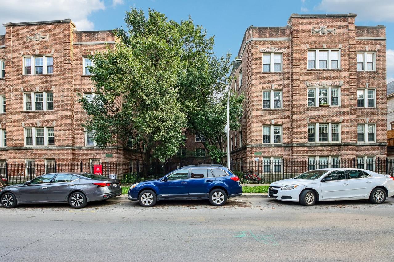 841 E 52nd St. #3, Chicago, IL 60615