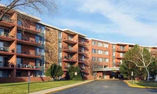 16 E Old Willow Rd. #209S, Prospect Heights, IL 60070