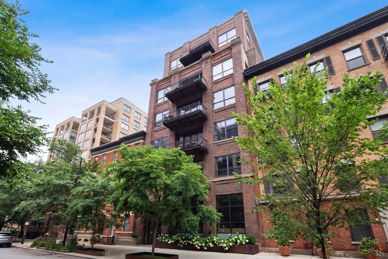 152 W Huron St. #4, Chicago, IL 60654