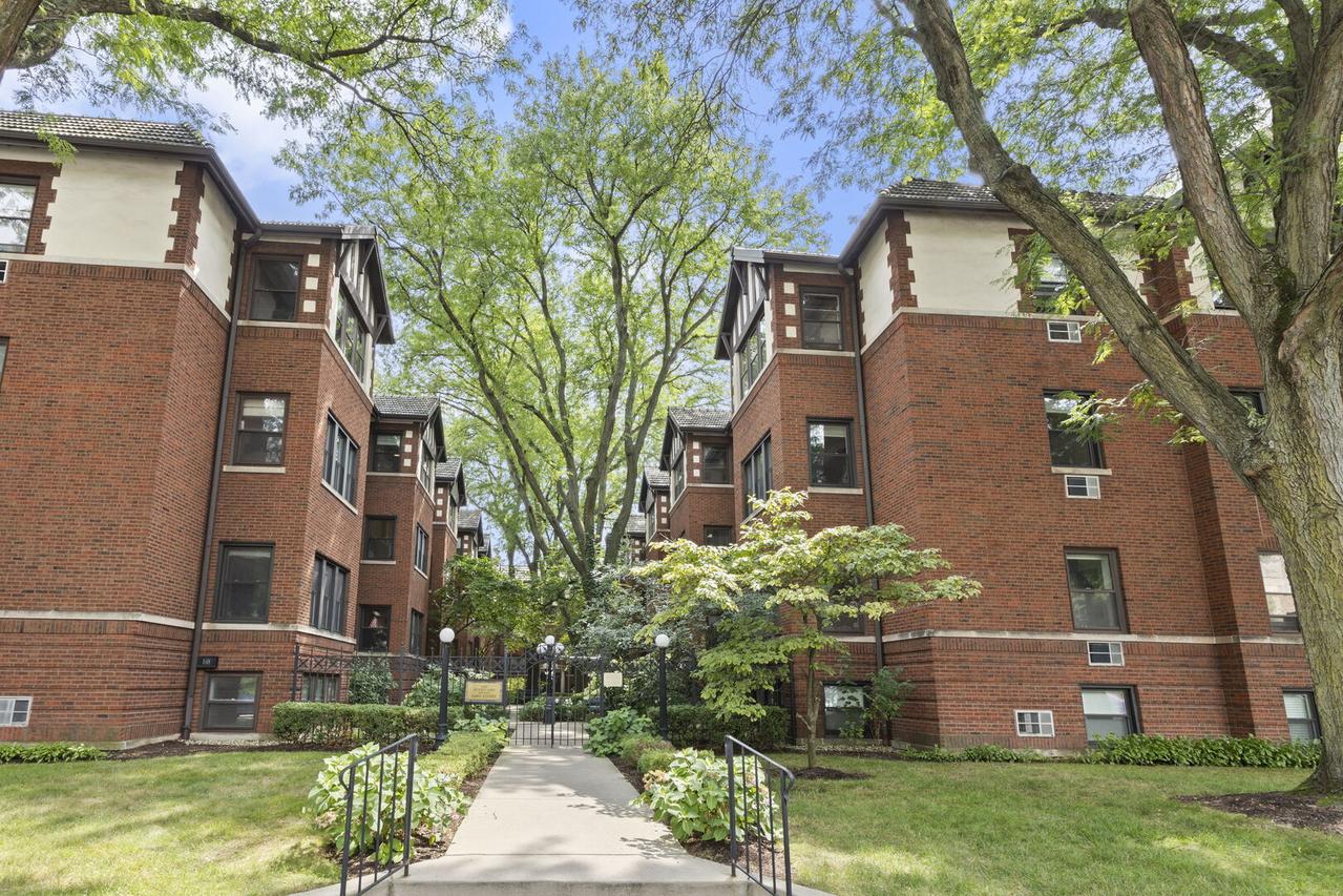 821 Lake St. #2S, Oak Park, IL 60301