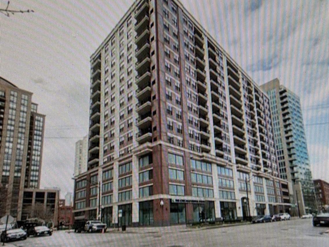 451 W Huron St. #P32, Chicago, IL 60654