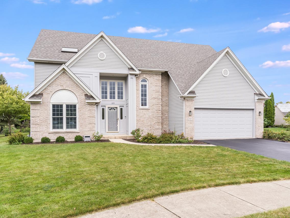 1225 Willowcrest Ct., Aurora, IL 60504