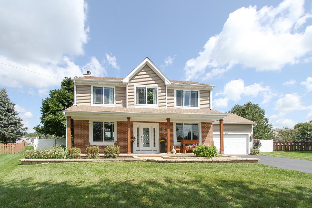 465 Spring Ridge Dr., Crystal Lake, IL 60012