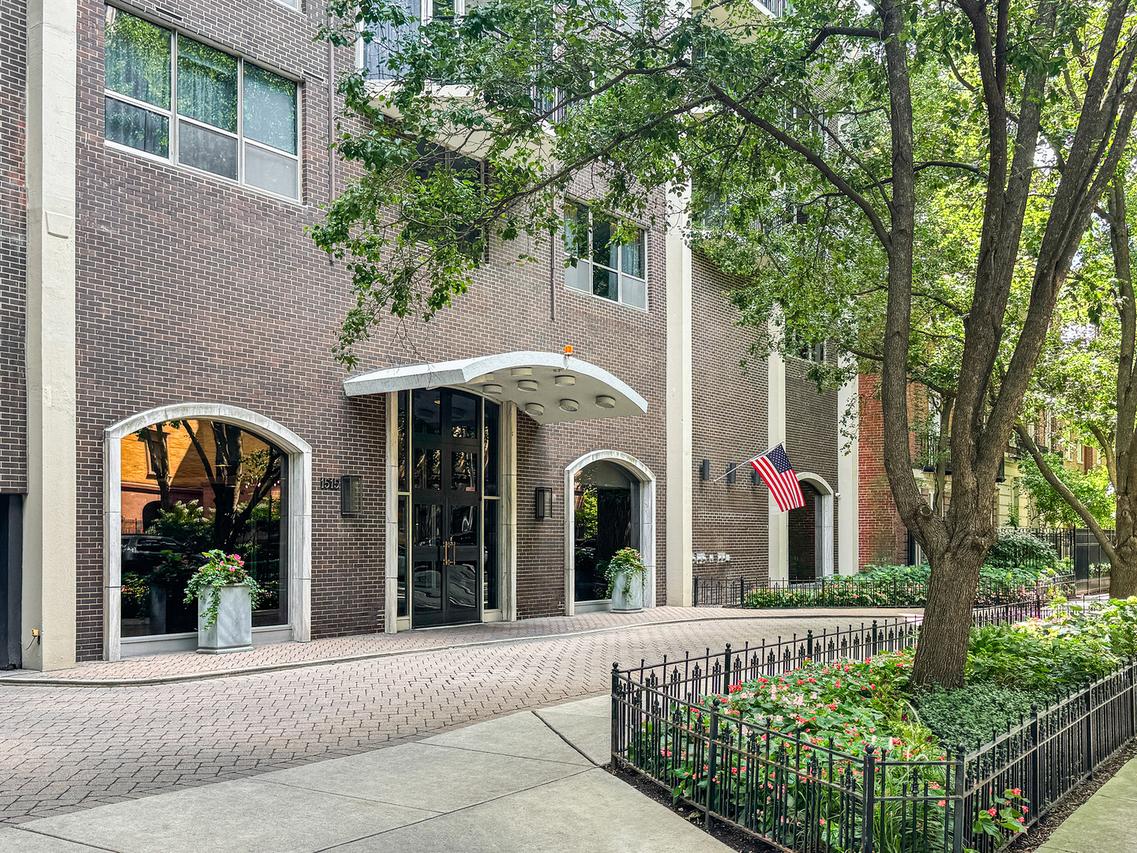 1515 N Astor St. #18B, Chicago, IL 60610