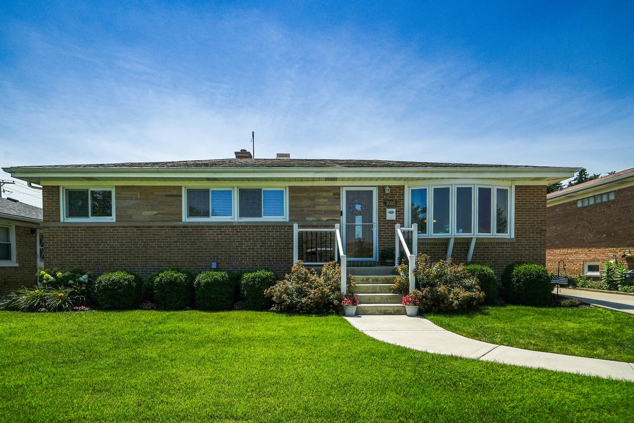 7005 W Sunnyside Ave., Norridge, IL 60706