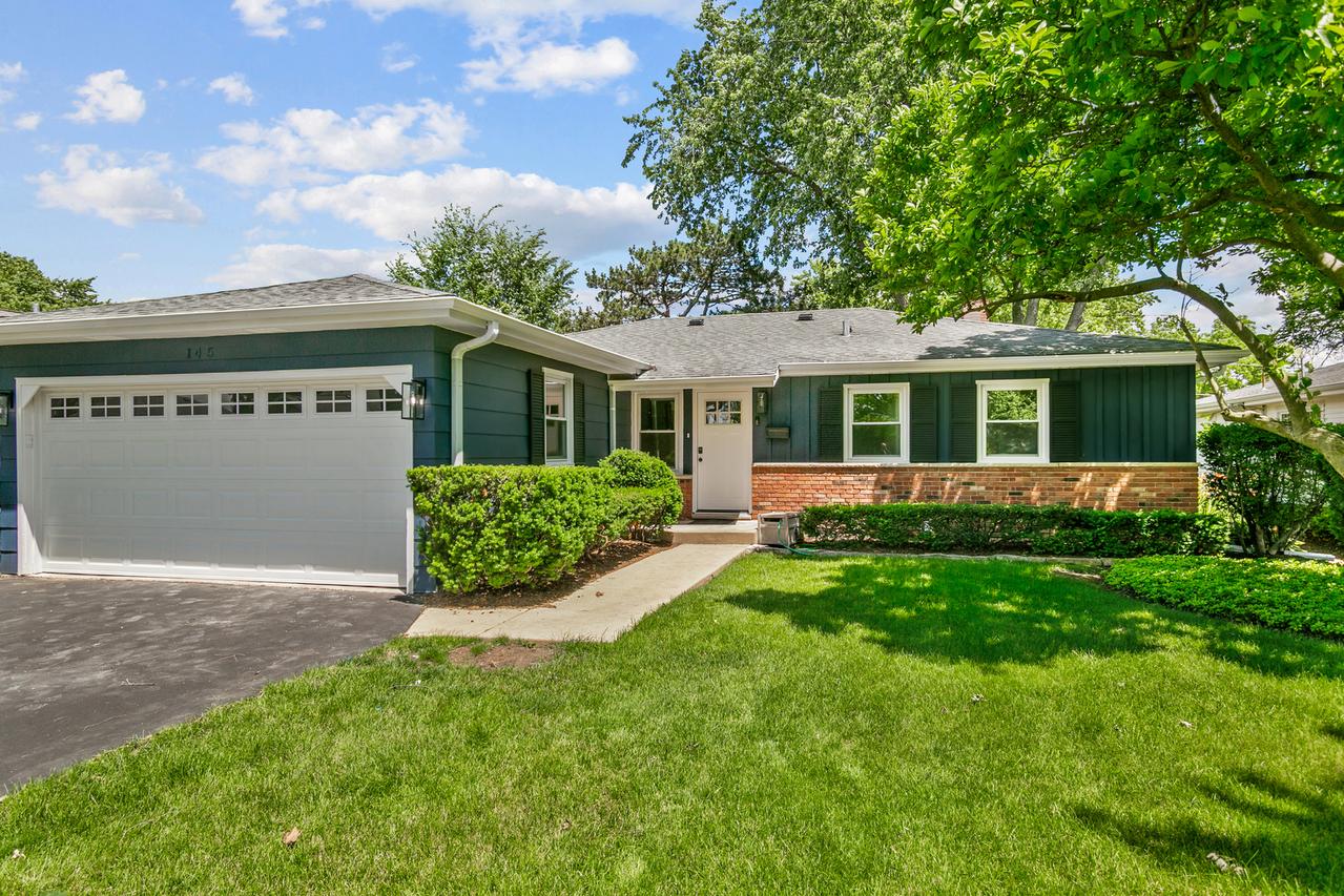 145 Walton St., Barrington, IL 60010