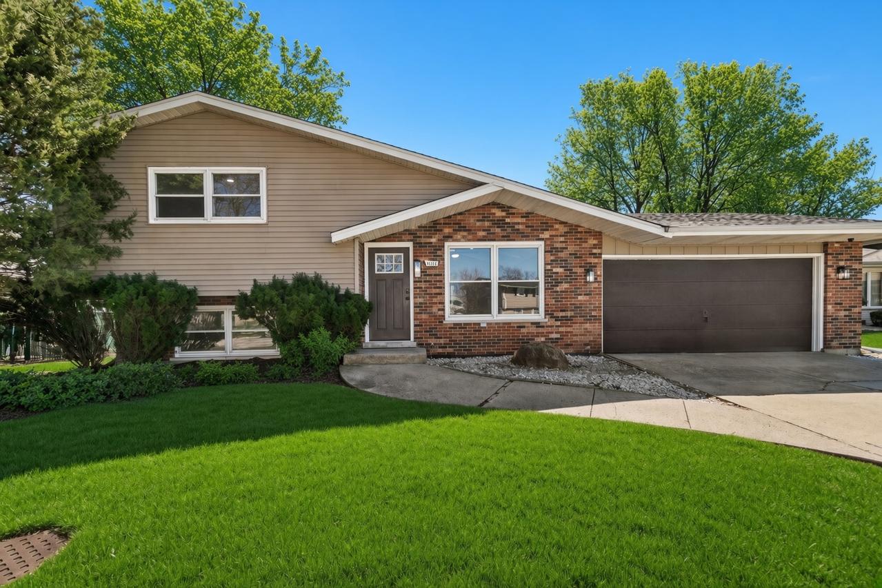 6151 Victoria Dr., Oak Forest, IL 60452