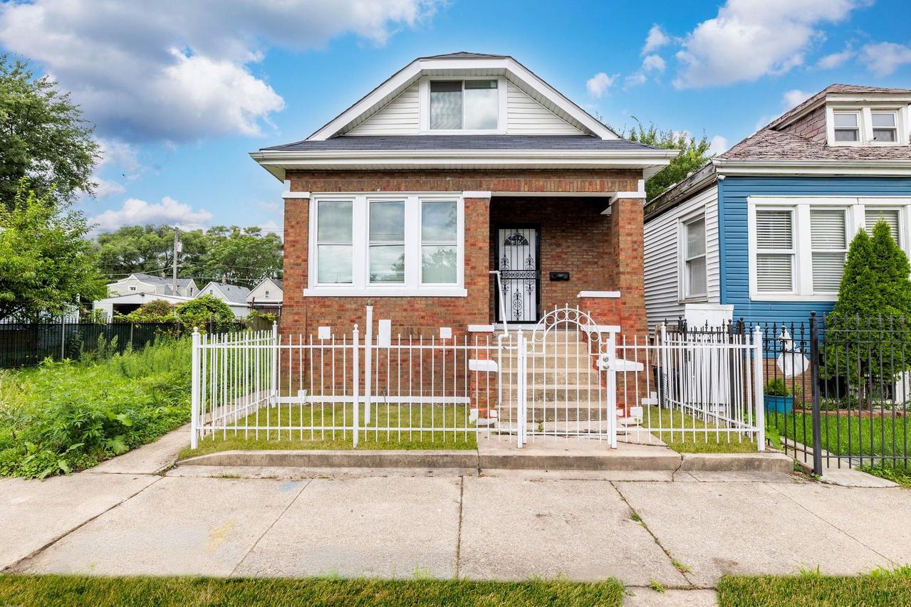 6438 S Hoyne Ave., Chicago, IL 60636