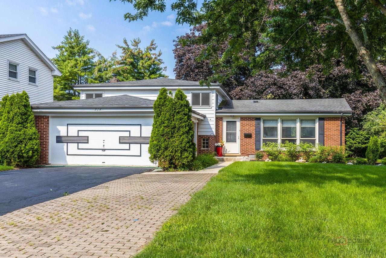 914 S Arlington Heights Rd., Arlington Heights, IL 60005