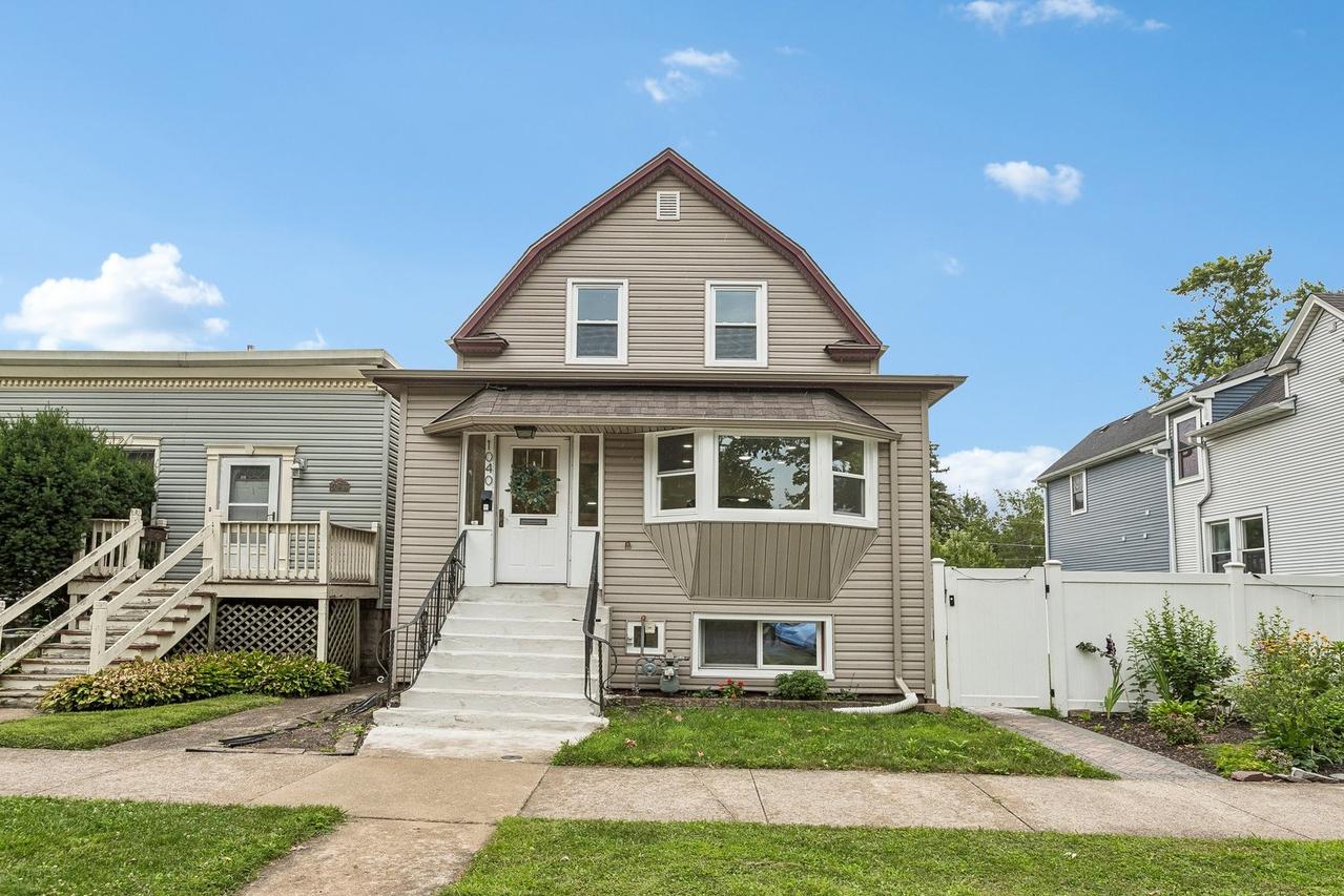 1040 Dunlop Ave., Forest Park, IL 60130