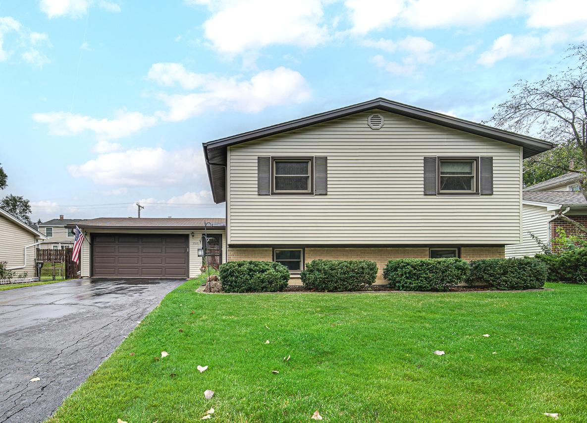 7515 Northway Dr., Hanover Park, IL 60133
