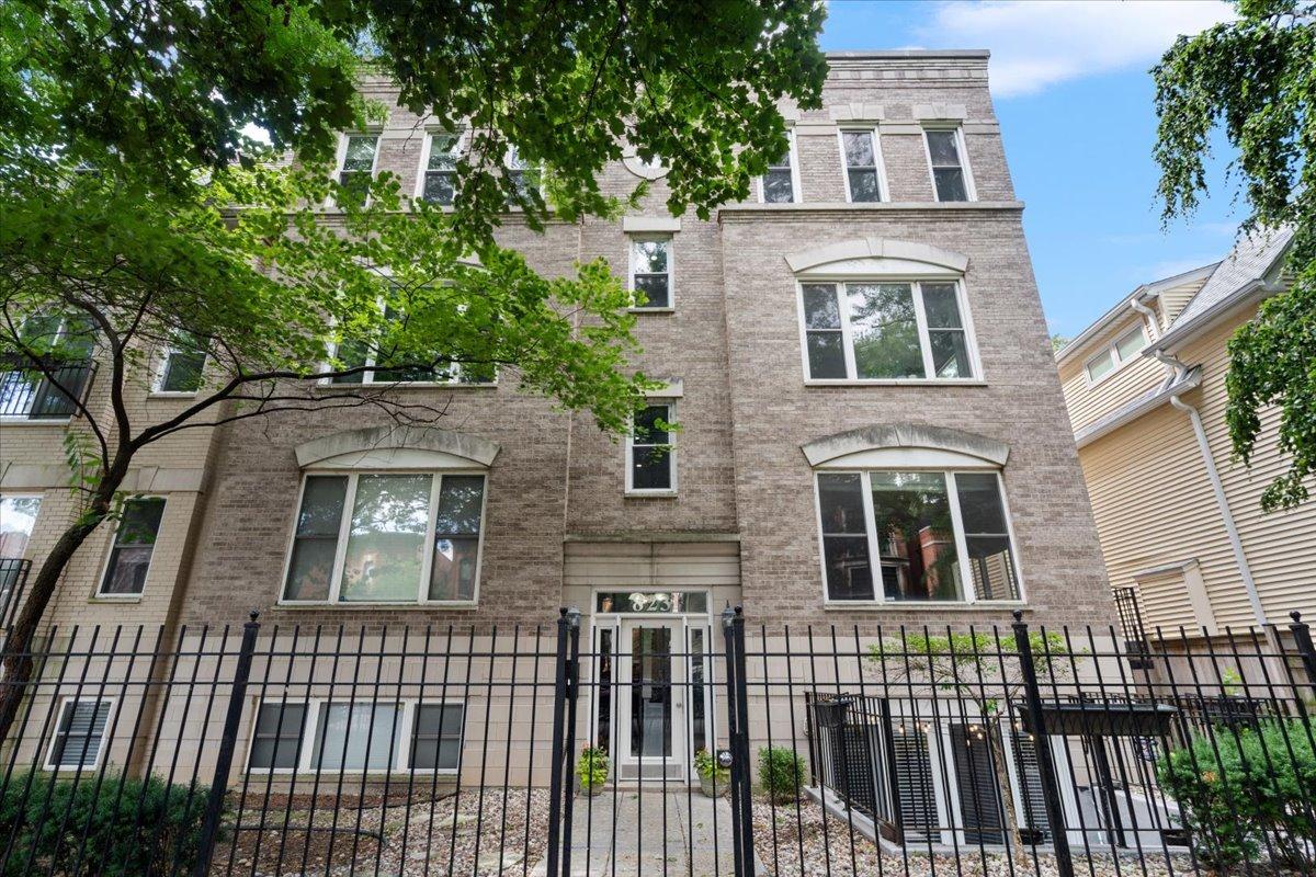 [Address Hidden by Seller], Chicago, IL 60614